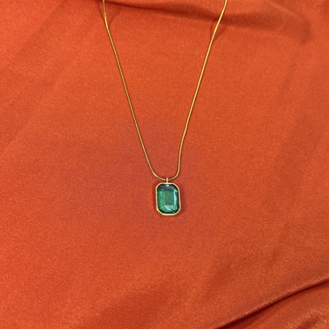Evergreen Sapphire Classic Pendant