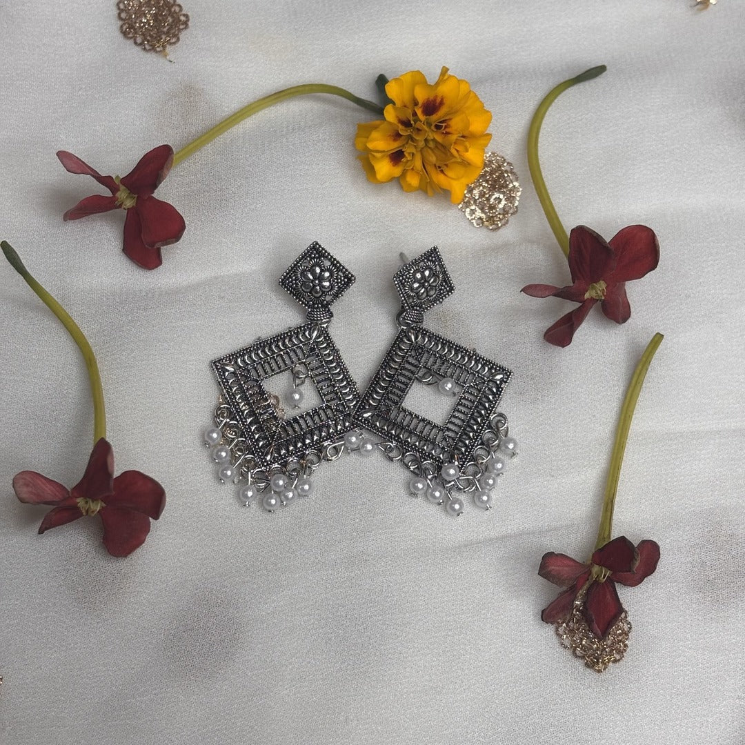 Chandi Baithak Oxidised Partywear Earrings