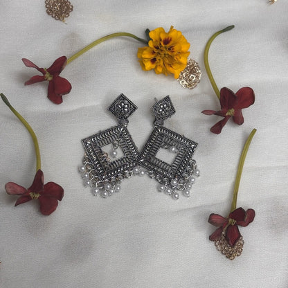 Chandi Baithak Oxidised Partywear Earrings