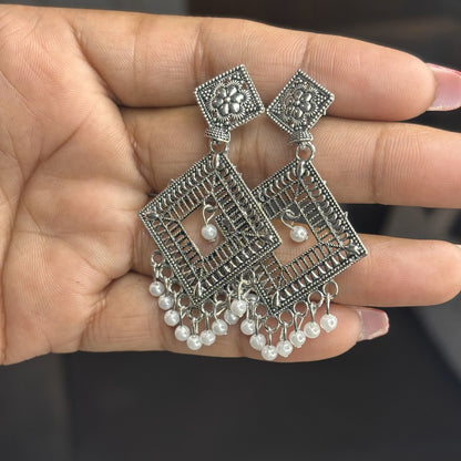 Chandi Baithak Oxidised Partywear Earrings