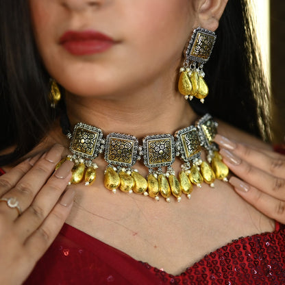 Desi Drape Golden Shining Chokar Set