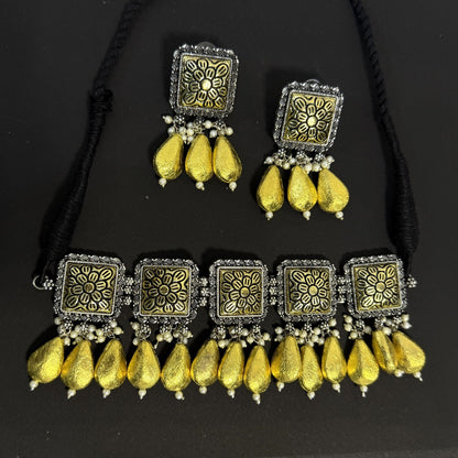 Desi Drape Golden Shining Chokar Set