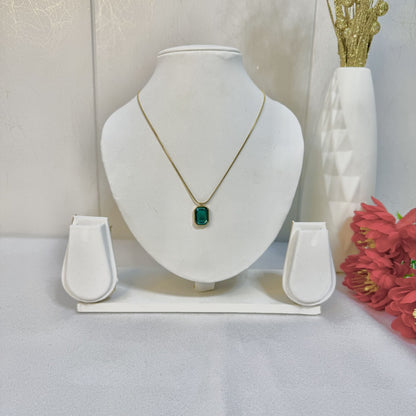 Evergreen Sapphire Classic Pendant